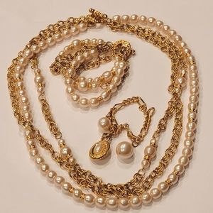 Gold Chain and Pearl Set